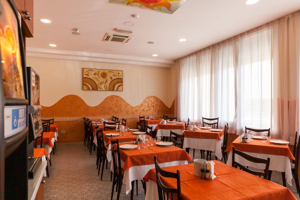 Hotel Sandra Gatteo a Mare Exterior photo